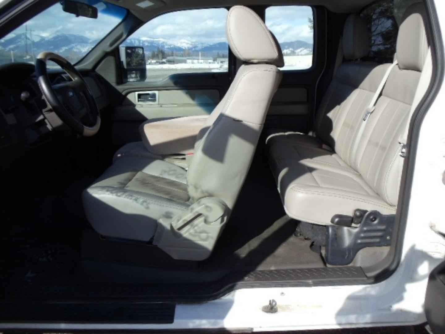 2010 White /Tan Ford F-150 XL (1FTVX1EV2AK) with an 5.4L V8 Gas engine, Automatic transmission, located at 5465 Highway 2 W., Columbia Falls, MT, 59912, (406) 892-4407, 48.352188, -114.240929 - Photo#16